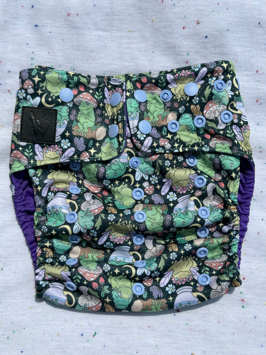 ES Pocket Diaper - Frog on a Log